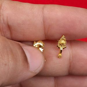 Beautiful New Gold Earstuds