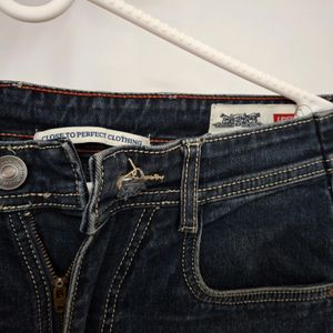 LEVI'S STRAIGHT FIT JEANS FOR MEN • 28 INCH WAIST