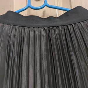 Pleated skirt