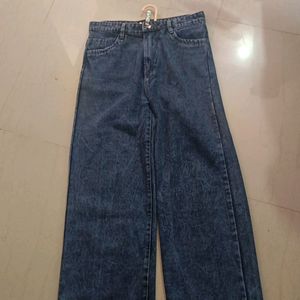 Wide Legged Jeans