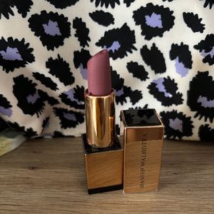 Manish Malhotra Powder Kiss Lipstick- Nude Nuance