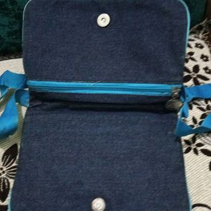 Slingbag With Dark Blue And Light