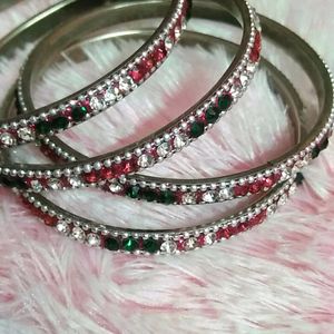 A Cute Bangles Set