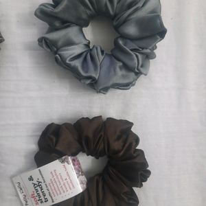 LARGE 4 SCRUNCHIES