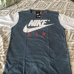 Brand New Nike T-shirt