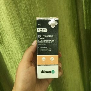 The Derma Co Hyaluronic Tinted Sunscreen