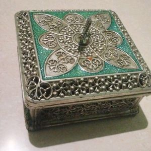 METAL HANDICRAFT ANCIENT STYLE CONTAINER