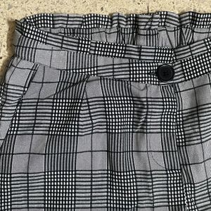 PRICE DROP !!Zudio - Black And White Checks Tro