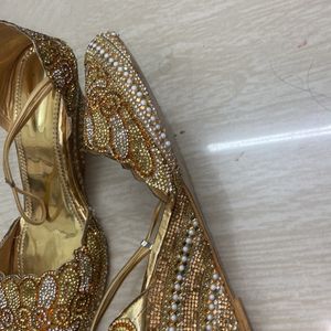 Beautiful Diamond Mojdi Heel