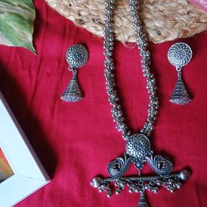 Bansuri Necklace Set