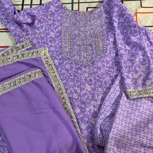 Beautiful Kurta Set With Silver Lace Design