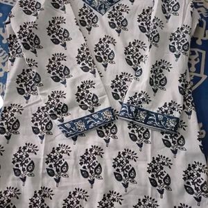 Floral Print Short Kurti For Women - XL