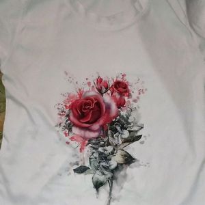 White Flower Printed Tshirt 👕