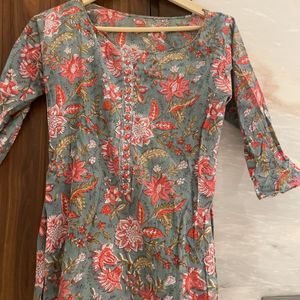 Beautiful Floral Print Cotton Kurta