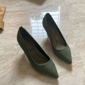 Luna Blu Olive Green Heels Size 37