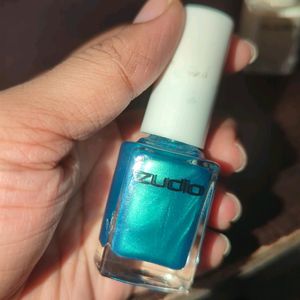 Peacock Blue And Off White Texture Nailpolish