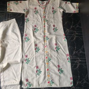 Myra Kurti Set