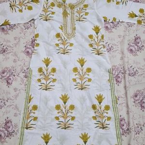 Branded Fabulous White Kurti With Flower Design