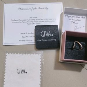 Giva Vanki Ring