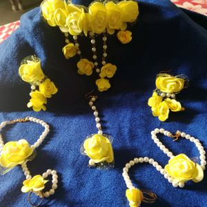 Haldi Menhdi Jewellery Set