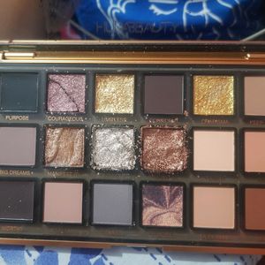 Huda Beauty Empowered Palette