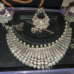 Beautiful Crystal Jwellery Set