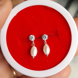 Beautiful New Pearl Earrings