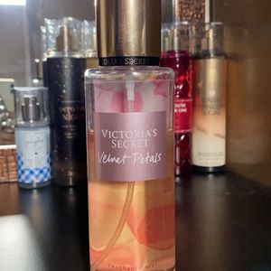 Victoria’s Secret Velvet Petals Mist