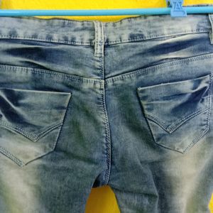 Women Damage Jeans.