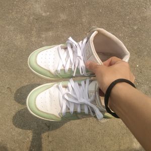 G0 20 Sneakers