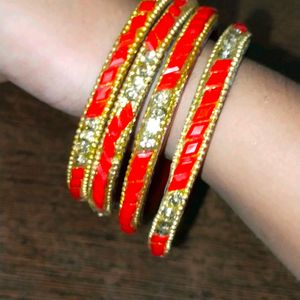 Set Of 3 Beautiful Bangles ✨ With Freebie 🎁