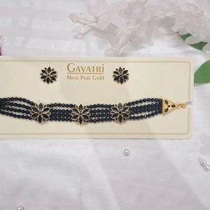 Aesthetic Desi Black Flower Necklace With Earrin