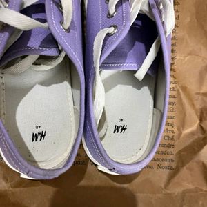 H&M LAVENDER CANVAS SNEAKERS SIZE UK7