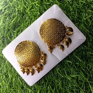 Golden Earrings For All Festive Wear