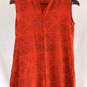 Avaasa Sleeveless Red Printed Kurti