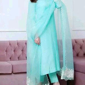 Blue Kurta Full Set With Leggings And Dupatta