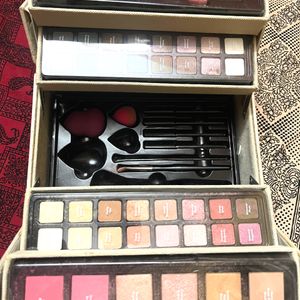 Makeup Box With Eyeshadows And Blush Palete