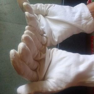 White Cotton Hand Gloves