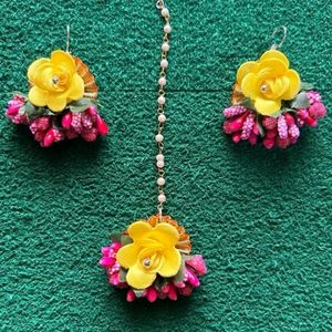 Floral Earrings And Mangtika