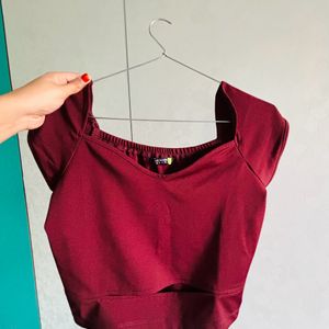 maroon crop top