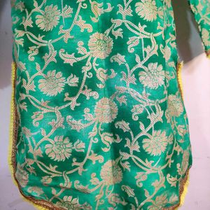 CUTE GREEN SHORT BANARASI KURTI 💛💚