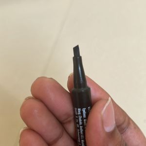 Lakme Blocktip Liner Pen