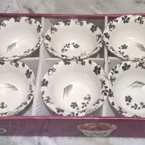 6 Piece Set Of Bowls