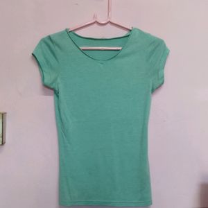 Plain green top