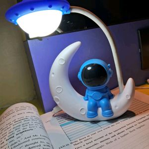 ASTRONAUT Moon Desk LAMP