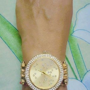 Roung Analog Watch For Women