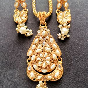 Beautiful Kundan Set