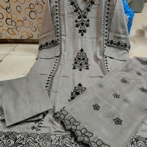 Pakistani Suit Set With Organza Dupatta