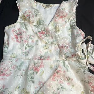 White Floral Peplum Top (8-10)year Girl