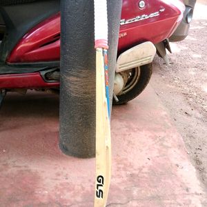 CRICKET BAT